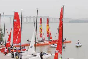 首屆三門峽“黃河船奇”帆船公開賽在三門峽黃河水域“揚(yáng)帆”